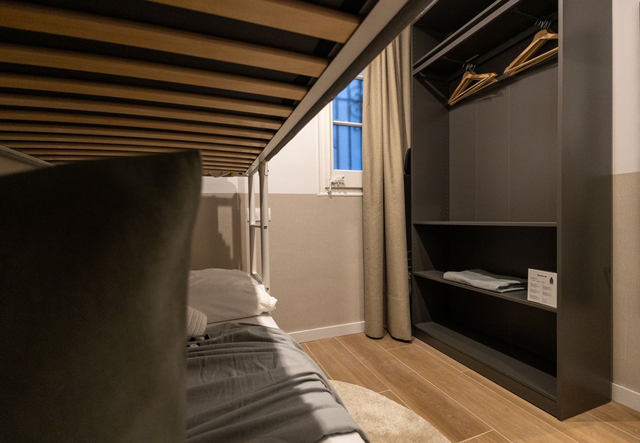 Ferienwohnung in Barcelona - CASA CALABRIA 2 BEDROOM 4 PAX 