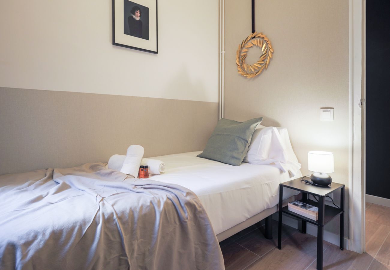 Ferienwohnung in Barcelona - CASA CALABRIA 2 BEDROOM 3 PAX 
