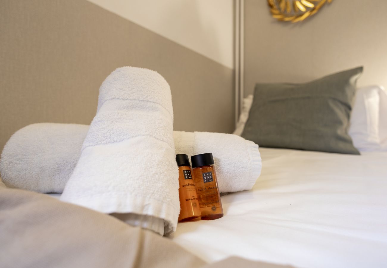 Ferienwohnung in Barcelona - CASA CALABRIA 2 BEDROOM 3 PAX 