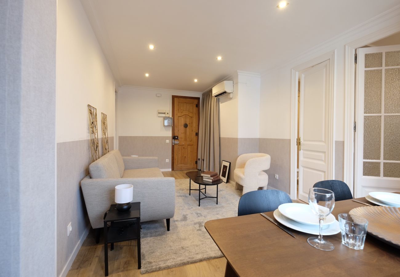 Apartamento en Barcelona - CASA CALABRIA 2 BEDROOM 4 PAX (2.1)