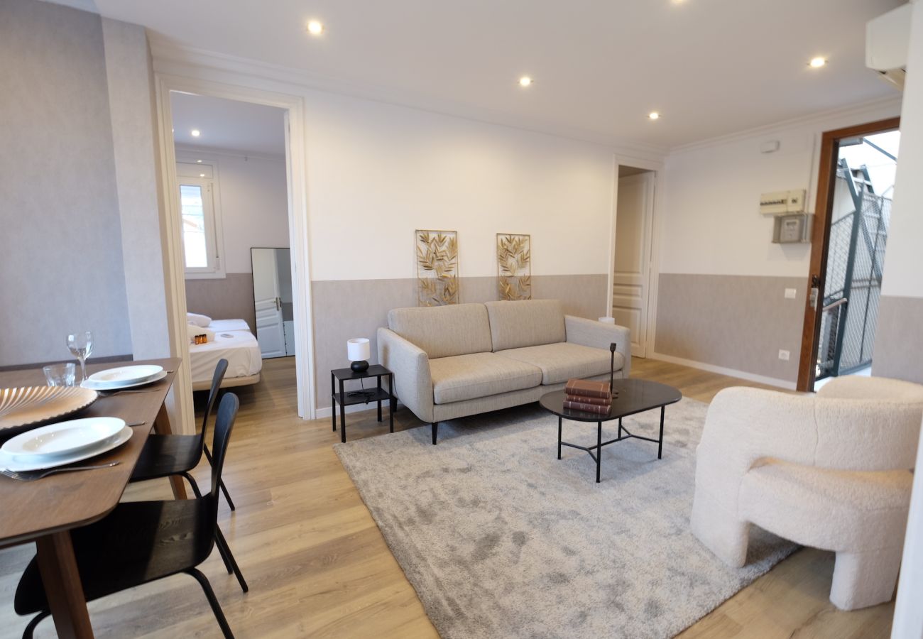 Apartamento en Barcelona - CASA CALABRIA 2 BEDROOM 4 PAX (2.1)