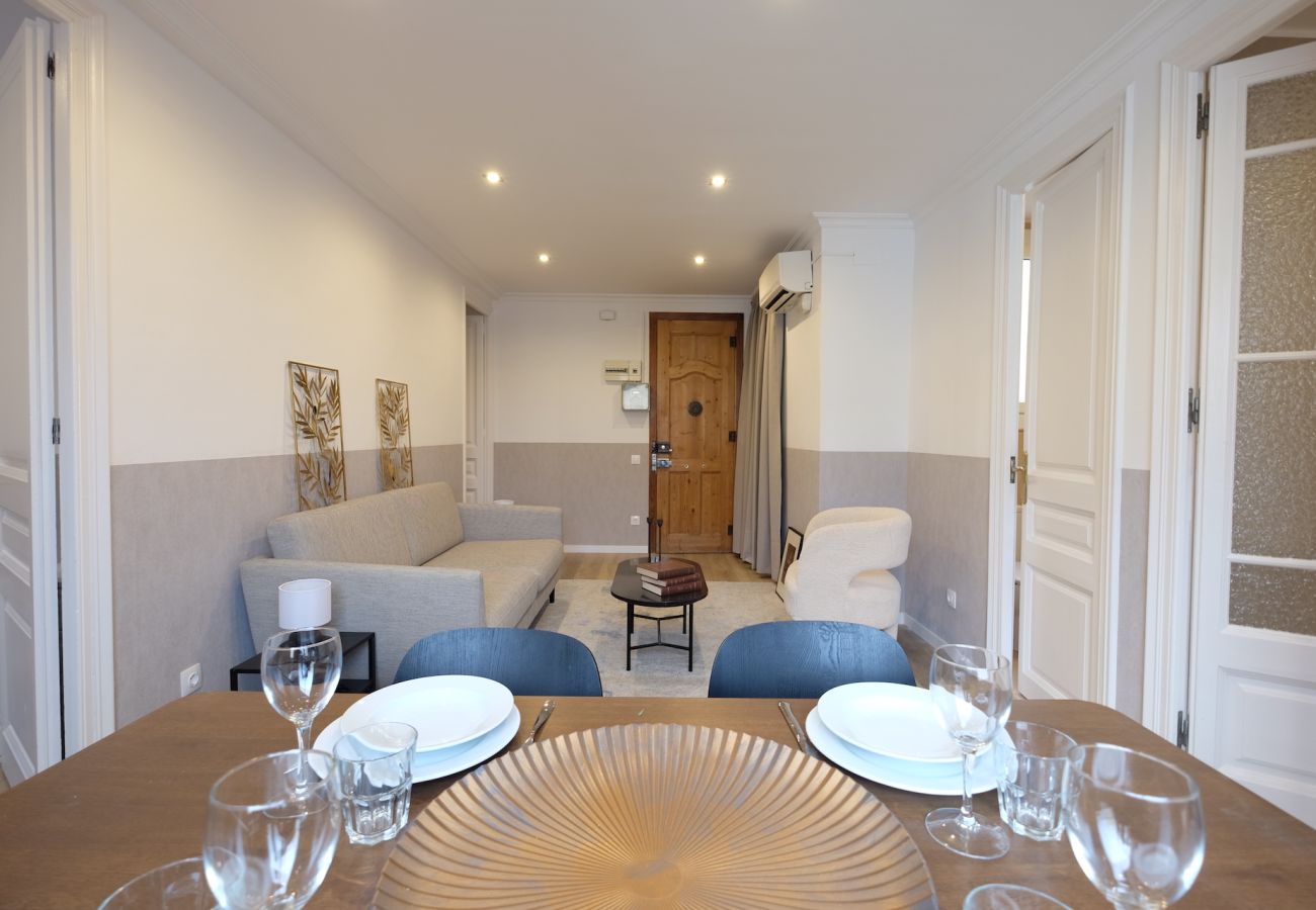 Apartamento en Barcelona - CASA CALABRIA 2 BEDROOM 4 PAX (2.1)