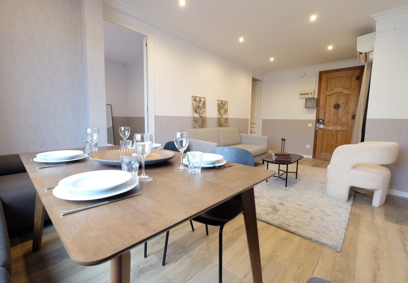 Apartamento en Barcelona - CASA CALABRIA 2 BEDROOM 4 PAX (2.1)