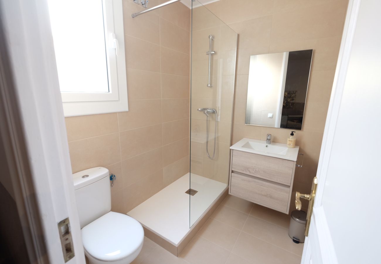 Apartamento en Barcelona - CASA CALABRIA 2 BEDROOM 4 PAX (2.1)