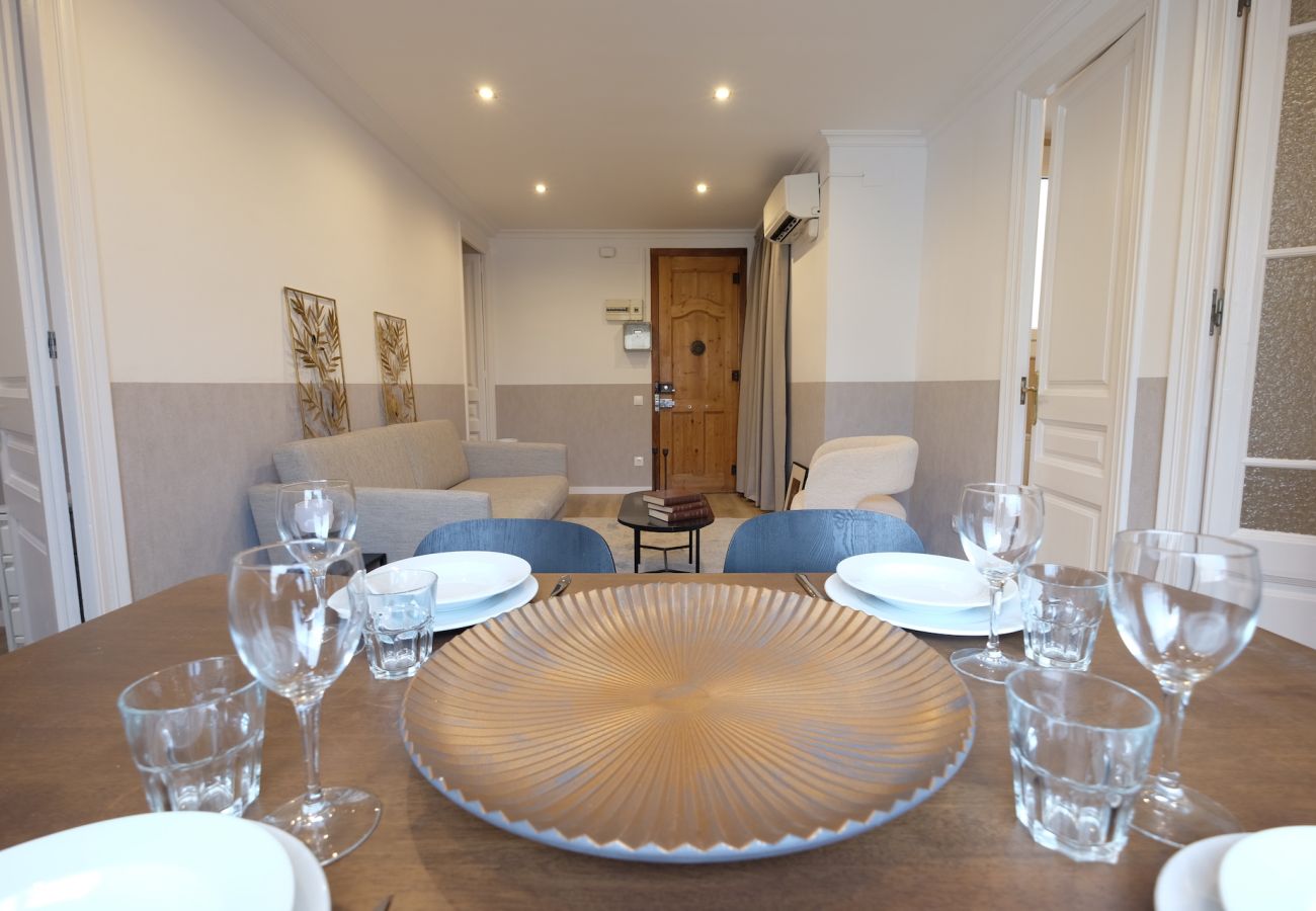 Apartamento en Barcelona - CASA CALABRIA PRINCIPAL 4 PAX