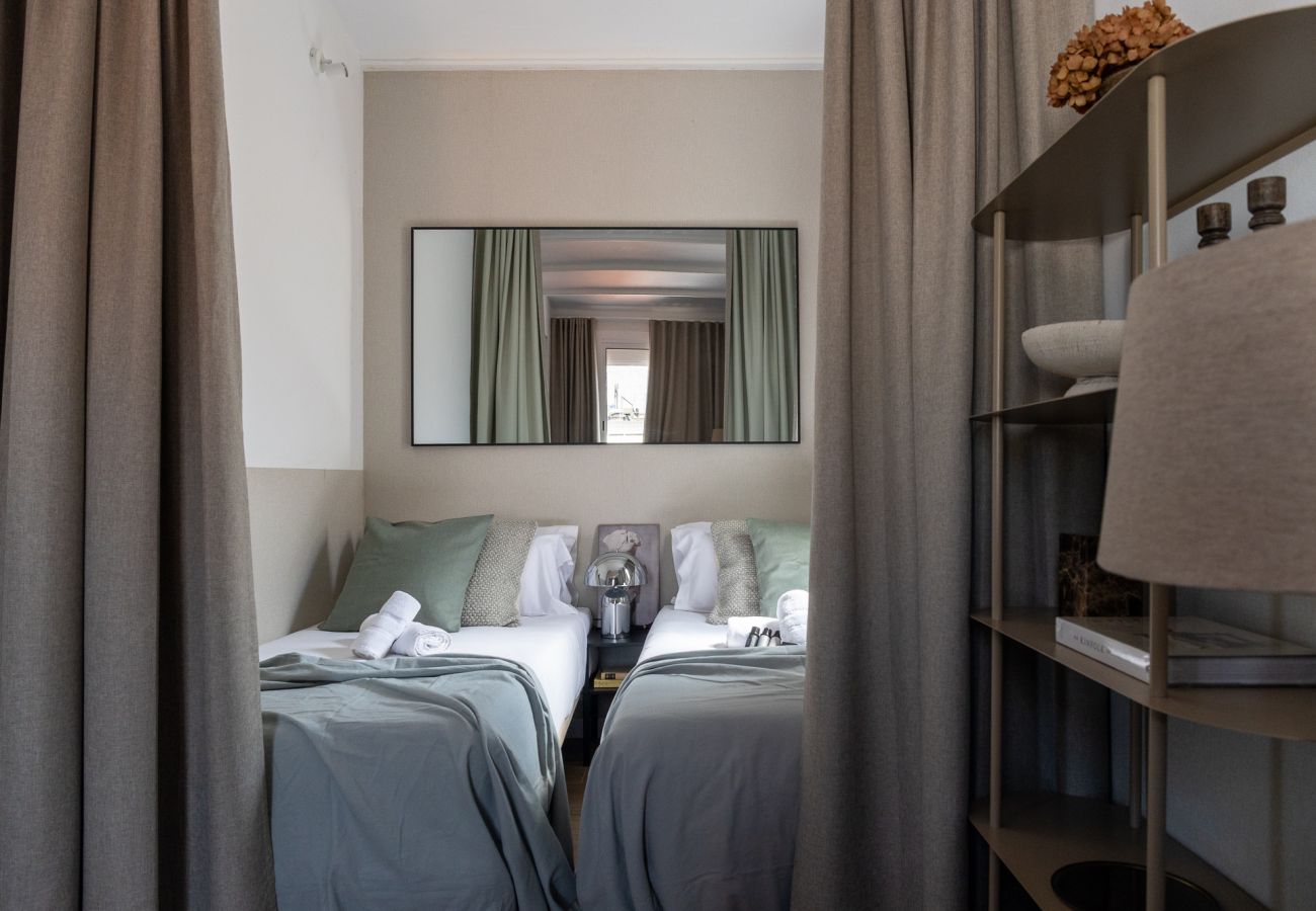 Apartamento en Barcelona - CASA CALABRIA ATICO 2 (6.2) 2 PAX 