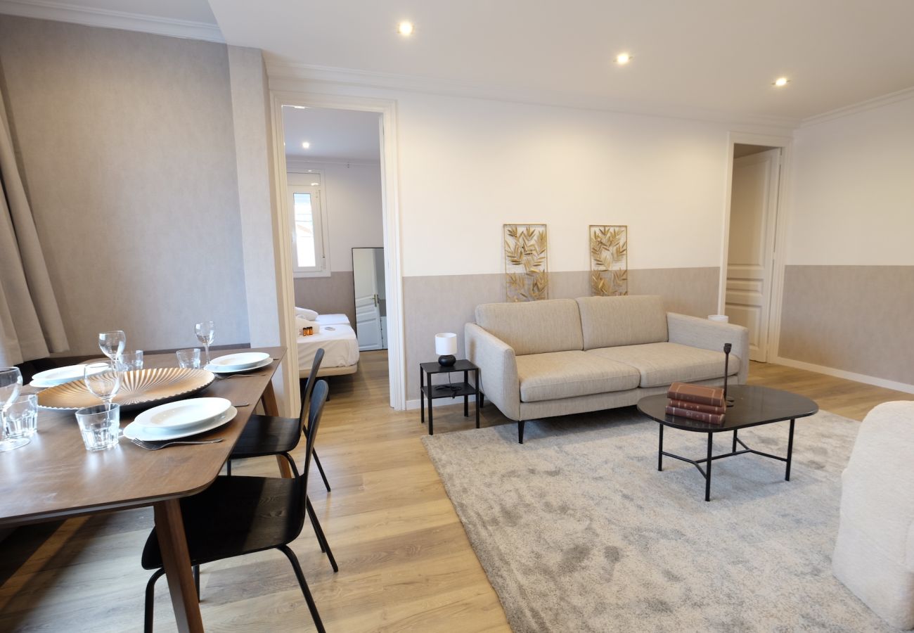 Apartamento en Barcelona - CASA CALABRIA 2 BEDROOM 5 PAX (2.3)