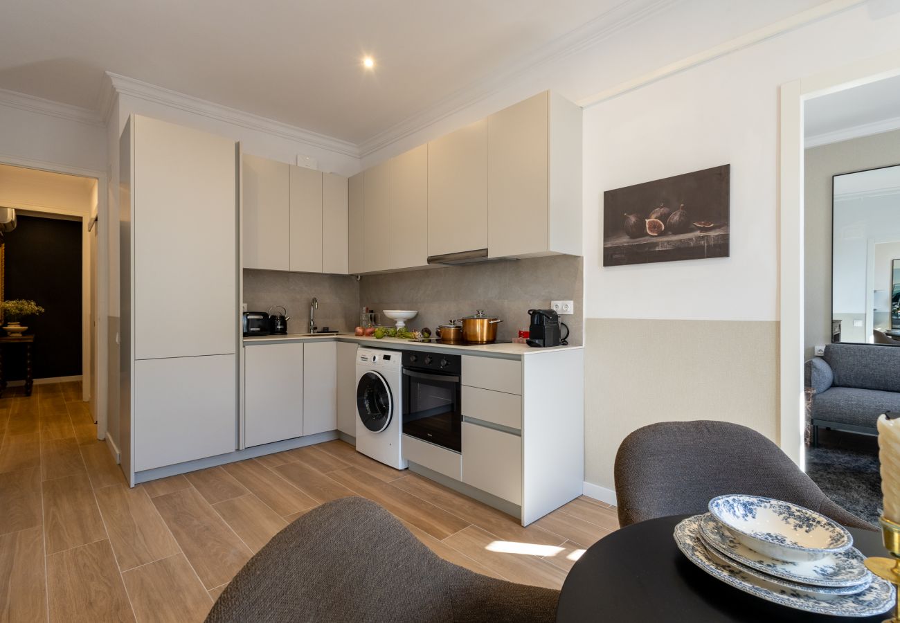 Apartment in Barcelona - CASA CALABRIA 2 BEDROOM 4 PAX (2.2/3.2)