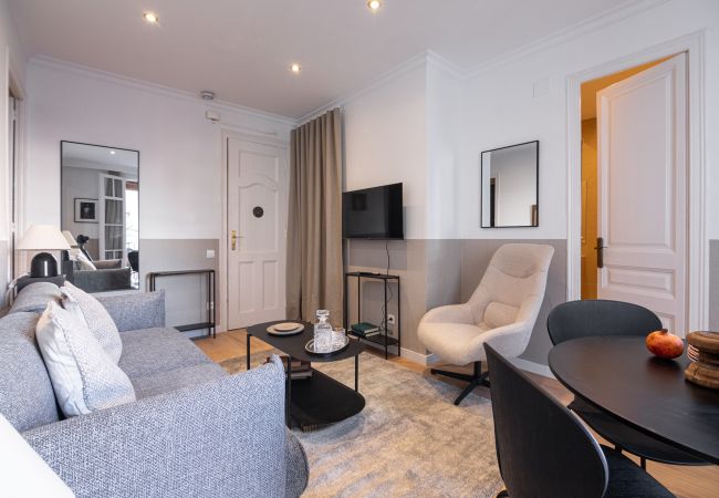 Apartment in Barcelona - CASA CALABRIA 2 BEDROOM 3 PAX (1.1/4.1) Apartment in Barcelona - CASA CALABRIA 2 BEDROOM 3 PAX (1.1/4.1)